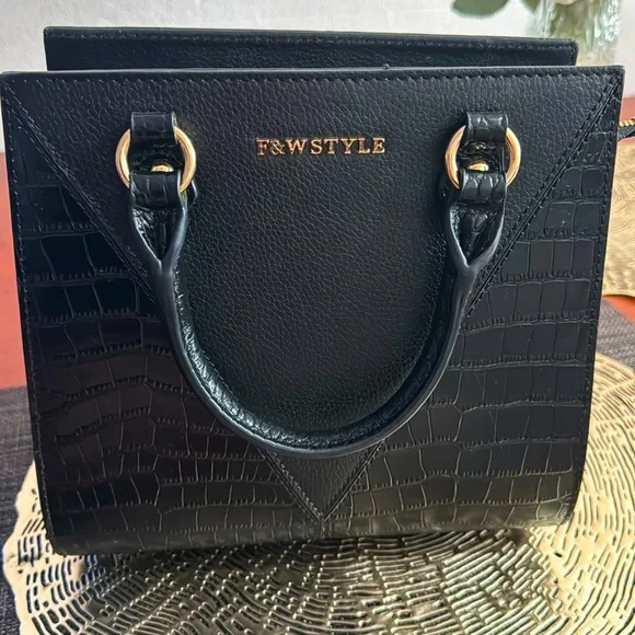 F&W STYLE | Small Croc Embossed Black Leather Handbag - Picture 1 of 11